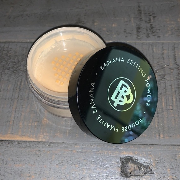 Bellapierre Banana Setting Powder -Medium NEW - Picture 1 of 2
